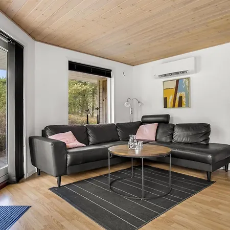 Сasa de vacaciones Micke - 3-2km From The Sea By Interhome